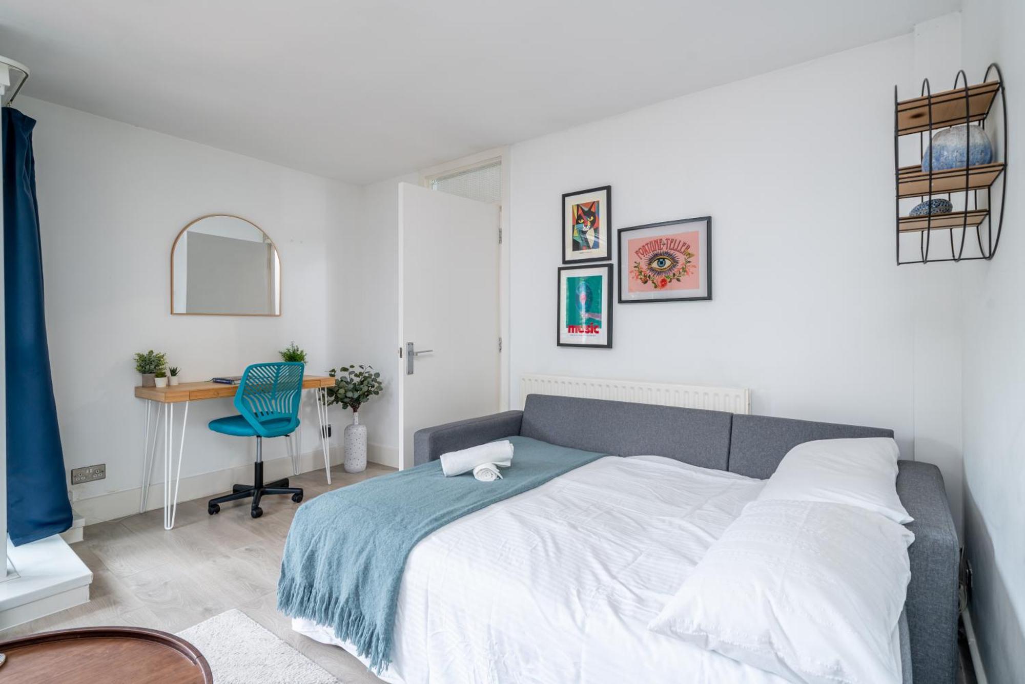 Modern & Spacious Canary Wharf Apartment, Prime Location, Balcony, Near O2, Excel, Airport & Greenwich Londra